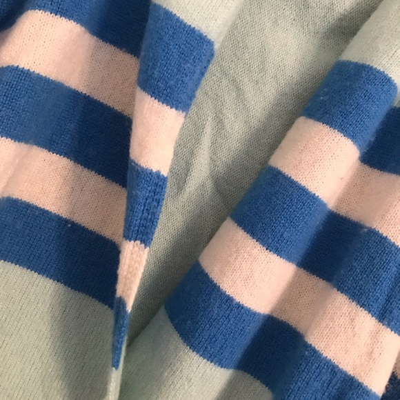 Vineyard Vines sweater - Picture 2 of 4